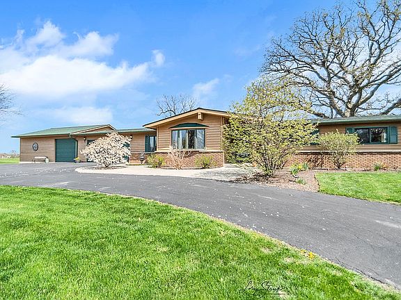 Front/horseshoe driveway