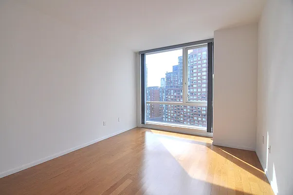 Rented by Nest Seekers International | media 23