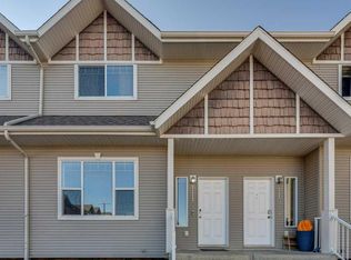 50 N Lucky Pl #111, Sylvan Lake, AB T4S0E3