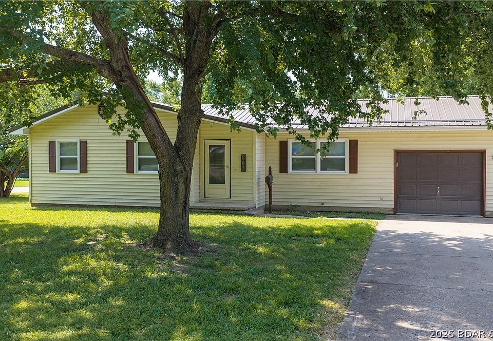 1st image of 602 W 6th St