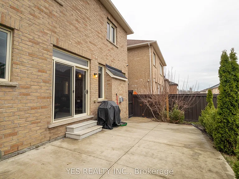 34 Newhouse Blvd — Photo 4