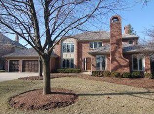 525 N Arboretum Cir, Wheaton, IL 60189