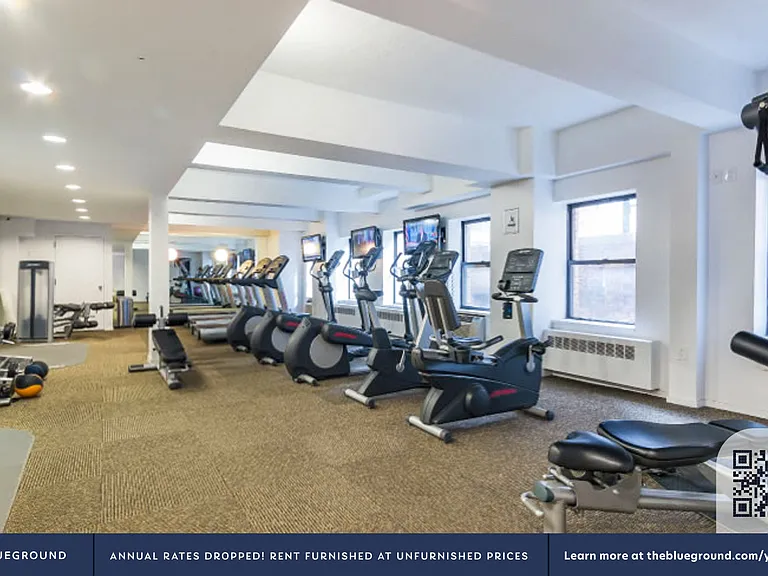 360 W 34th St #12W — Photo 13
