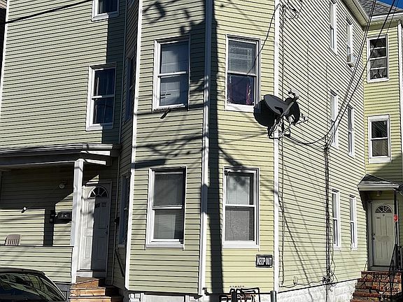 3rd image of 60 Salisbury St