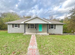 1322 Cumberland Heights Rd, Clarksville, TN 37040