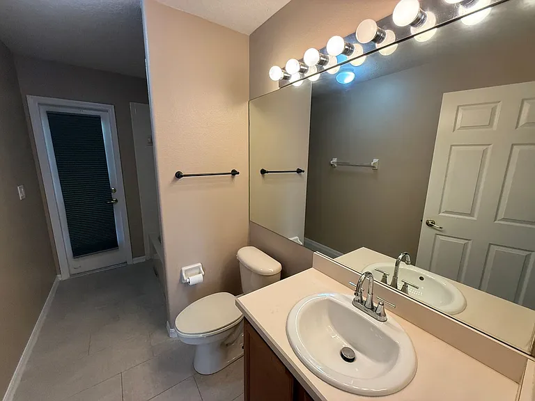 2735 Cedaridge Cir — Photo 17