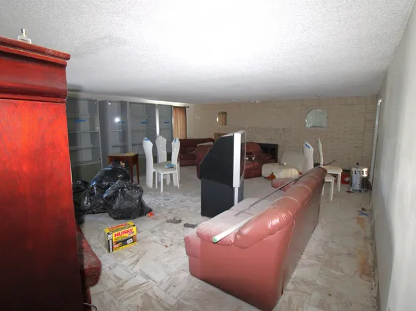 1133 Stonewall Lane image 3 of 18