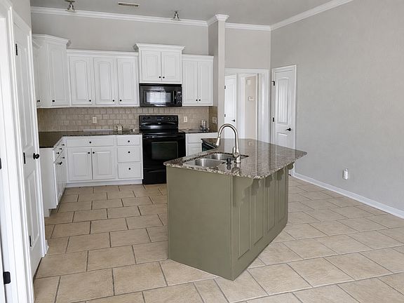 5th image of 2533 N Trafalger Dr
