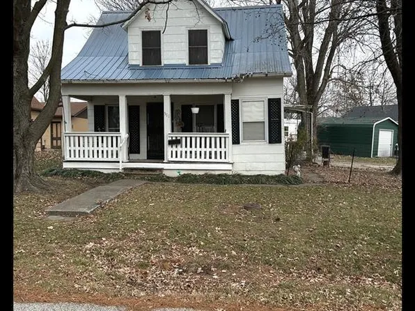 511 Crescent Dr, Macon, MO 63552