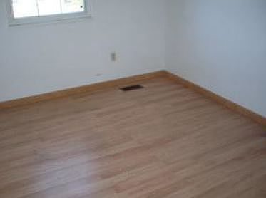 3rd image of 605 Cortland Dr E