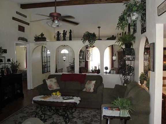 3rd image of 625 Jamestown Dr