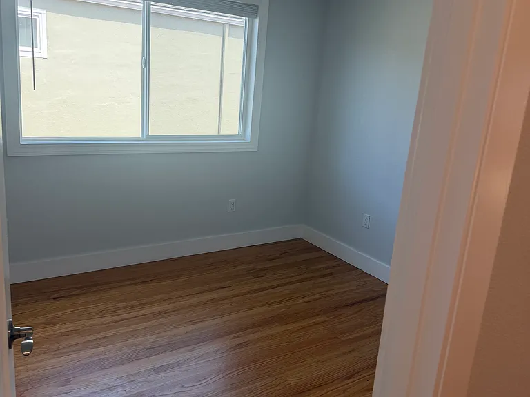 235 Crestmoor Cir — Photo 5
