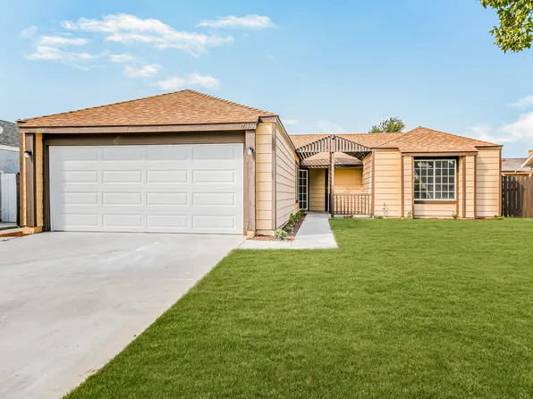 749 Desert Calico Dr, Lancaster, CA 93534