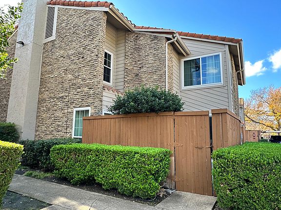 2nd image of 837 Dublin Dr APT B