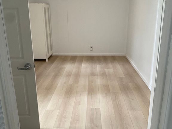 5th image of 4410 Lamont St #1