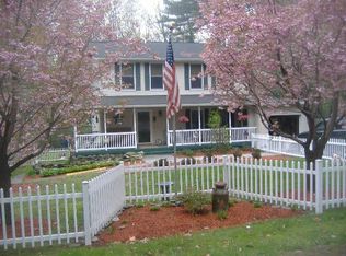 200 Outer Dr, Dingmans Ferry, PA 18328