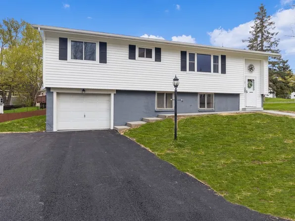 2 Marilyn Dr, Whitesboro, NY 13492