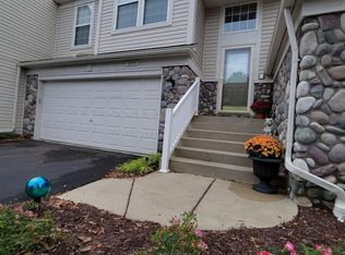 577 Dockside Cir, Holly, MI 48442