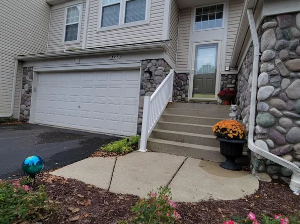 577 Dockside Cir, Holly, MI 48442