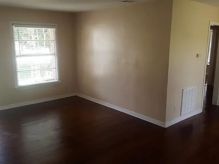 10523 Wood Dale Dr — Photo 8