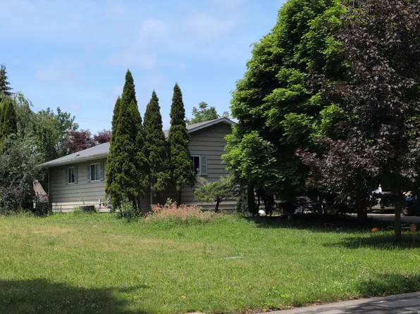 1124 Eastwood Dr, Mount Pleasant, MI 48858