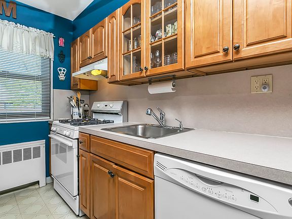 5th image of 86-26 155th Ave #1