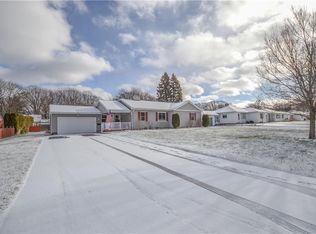 23 Woodale Dr, Rochester, NY 14616