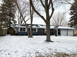 705 Whitlock Ave, Aurora, IL 60506