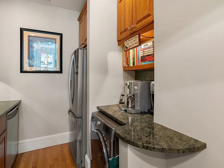 322 Beacon St #3 — Photo 10