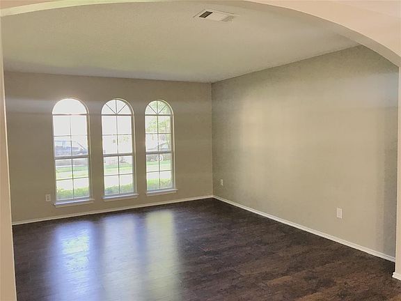 2nd image of 2609 Misty Glen Dr