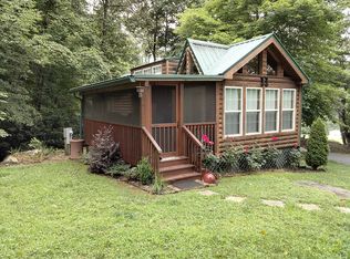 11 Cozy Cabin Trl, Hendersonville, NC 28792