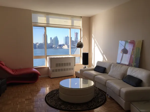 350 Albany St APT 11A, New York, NY 10280