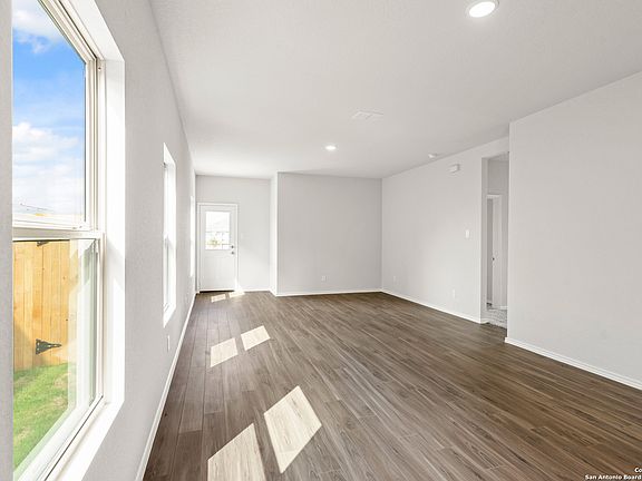 4th image of 2622 Bloomsbury Street