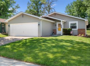 2555 Lindsay Ln, Florissant, MO
