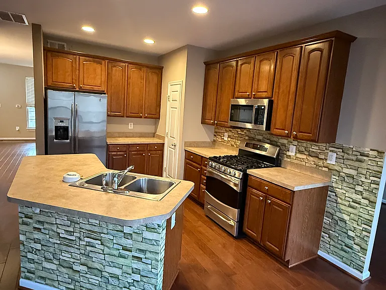 144 Executive Cir — Photo 17
