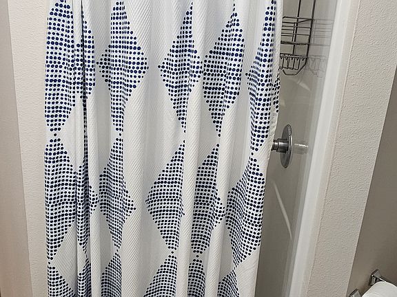 5th image of 2123 Missouri St #2