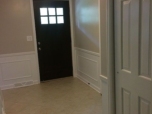 3rd image of 221 Windcrest Dr