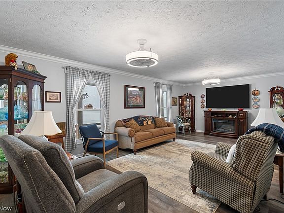 5th image of 5051 Fox Ridge Dr