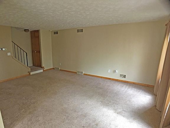 4th image of 212 Greenway Blvd