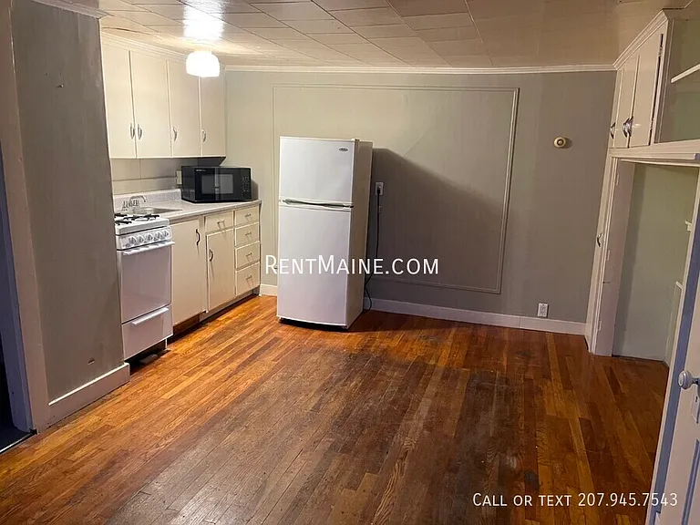 200 Center St #3 — Photo 7