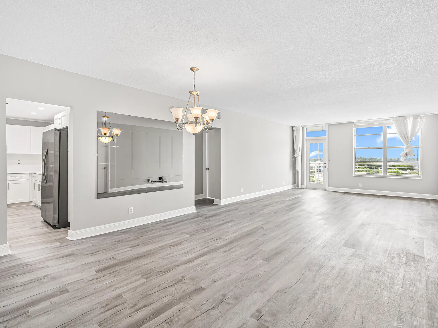 2 bed, 2.0 bath, 1497 sqft, $3,250 — Photo 2