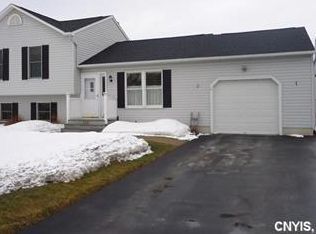 120 Pebblestone Dr, Chittenango, NY 13037