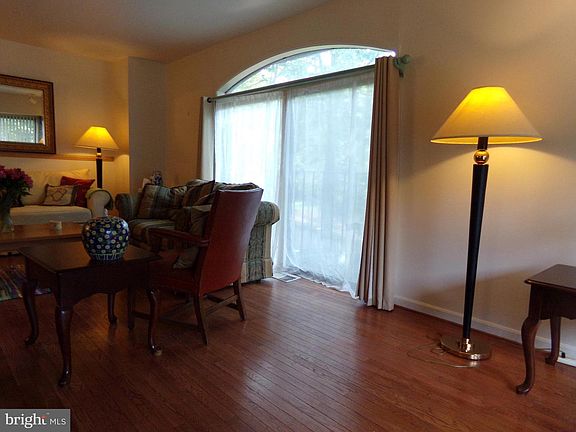 5th image of 4944 Schuyler Dr