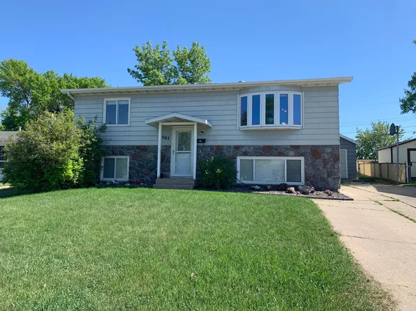 507 12th St NW, Mandan, ND 58554