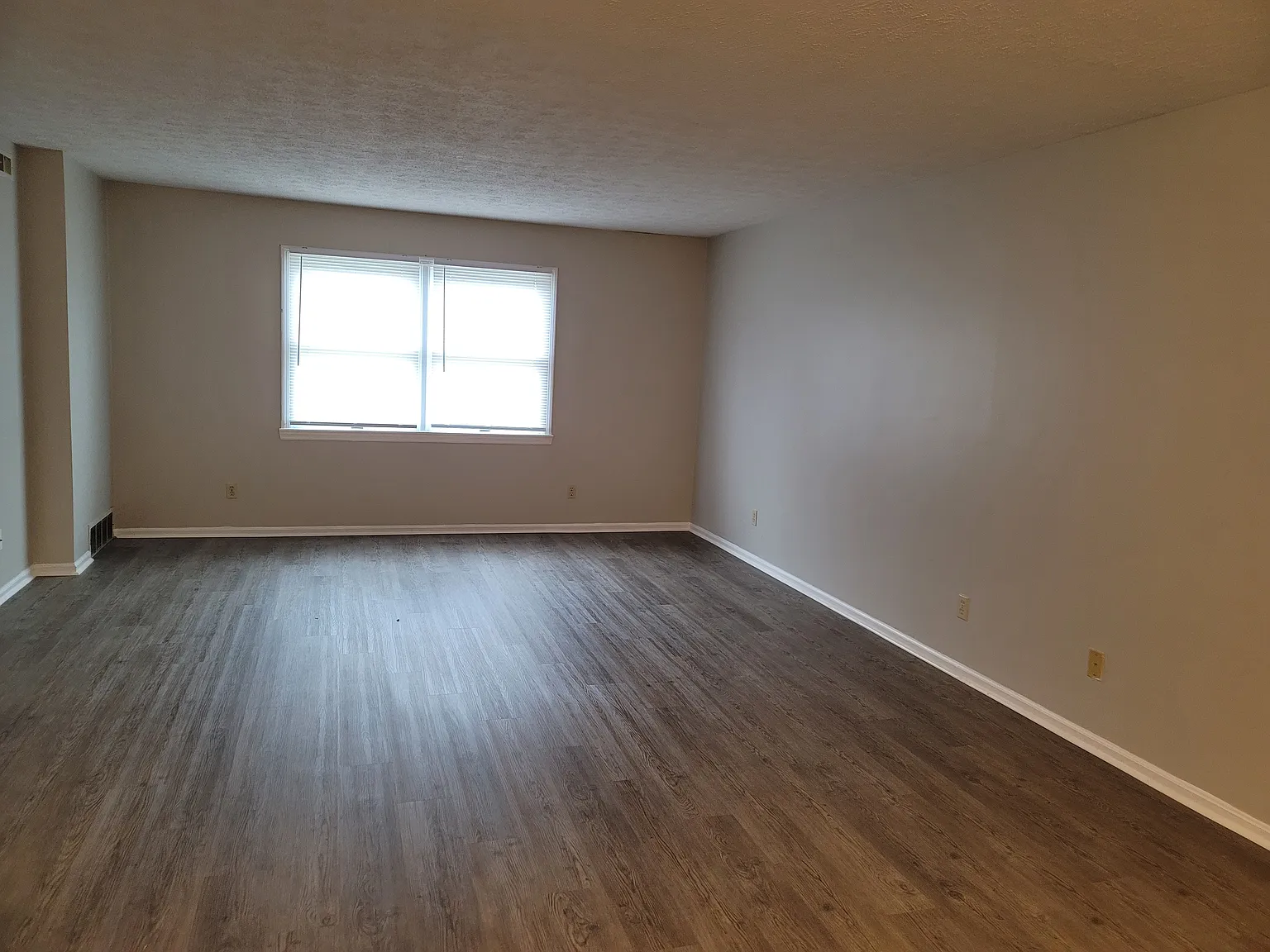 2 bed, 500 sqft, $725 — Photo 4