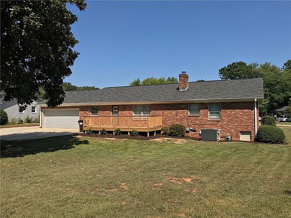 5th image of 10 Glenwaye Dr