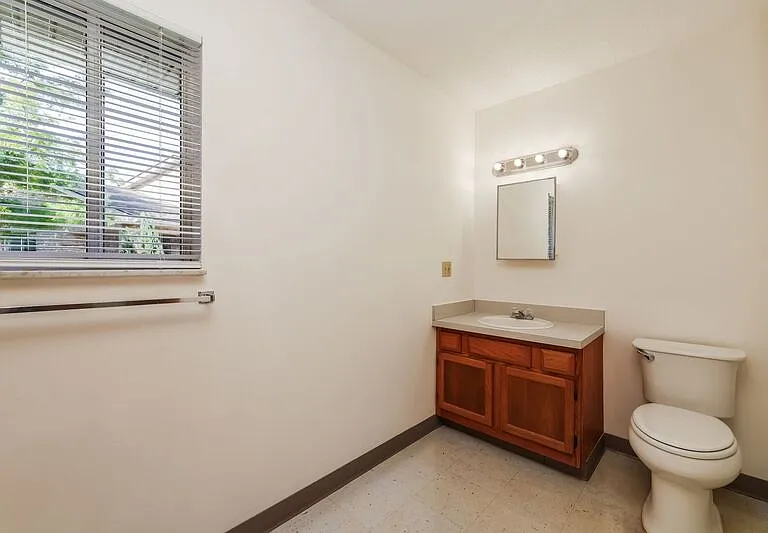 339 Lewis B Moore Dr — Photo 10