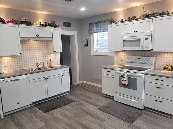 4th image of 600 Evans St
