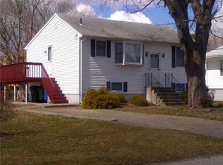 41 Bradford Ave, Warwick, RI 02818