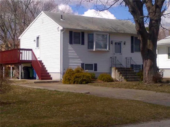 41 Bradford Ave, Warwick, RI 02818